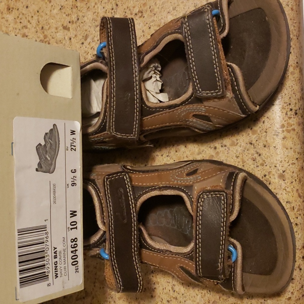 Clarks toddler sandals great condition!!